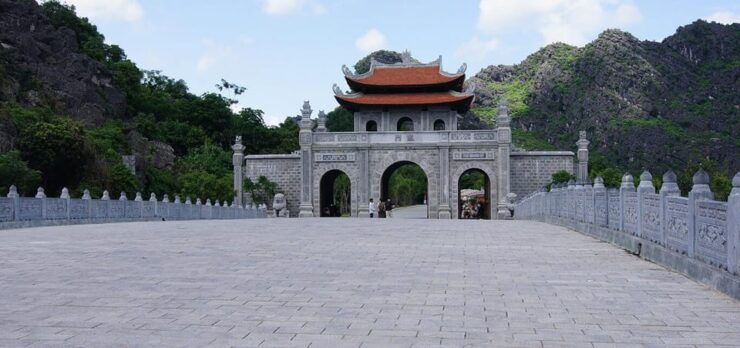From Hanoi: Ninh Binh Day Trip (Hoa Lu- Trang An- Mua Cave). - Travel Experience