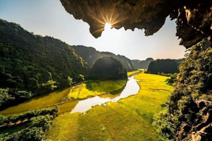 From Hanoi: Ninh Binh Guided Day Tour, Lunch & Entrance Fees - Tour Duration and Guide Availability