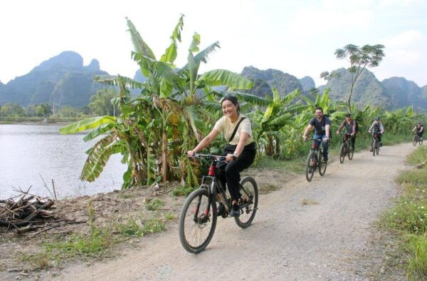 From Hanoi: Ninh Binh, Hoa Lu, Tam Coc and Mua Cave - Travel Tips