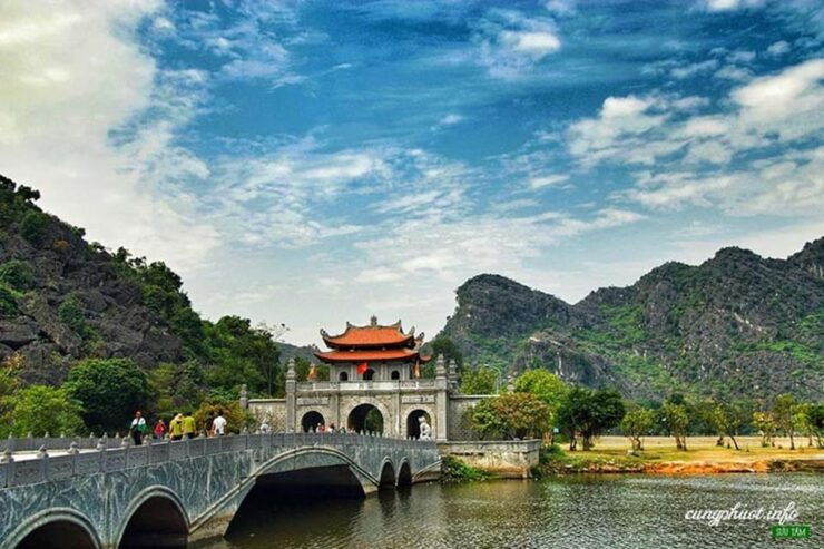 From Hanoi: Ninh Binh Hoa Lu- Tam Coc- Mua Cave Full Day - Itinerary Highlights