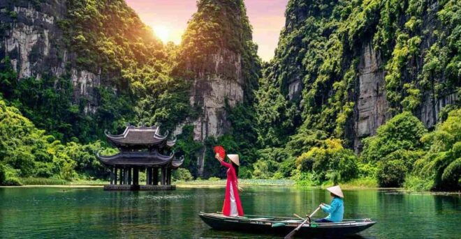 From Hanoi: Ninh Binh Hoa Lu, Tam Coc or Trang An - Unveiling Trang An