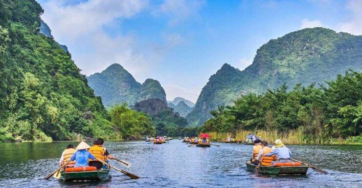 From Hanoi: Ninh Binh, Hoa Lu, Trang An, Mua Cave Day Trip - Activity Details