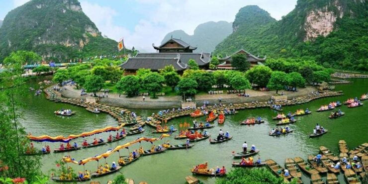 From Hanoi: Ninh Binh, Hoa Lu, Trang An, Mua Cave Day Trip - Experience