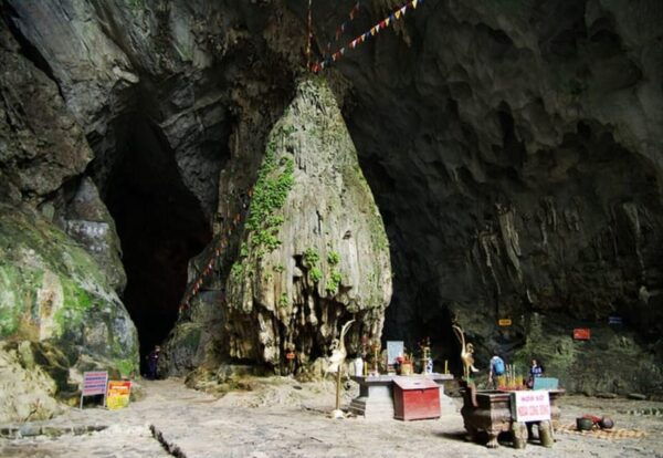 From Hanoi: Perfume Pagoda & Learn About Vietnamese Religion - Booking Information and Tips
