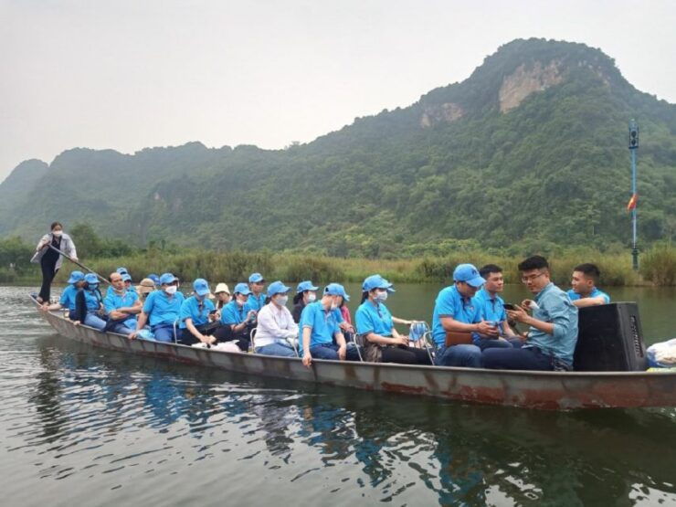 From Hanoi: Perfume Pagoda Tour and Yen Stream Boat Ride - Tour Details