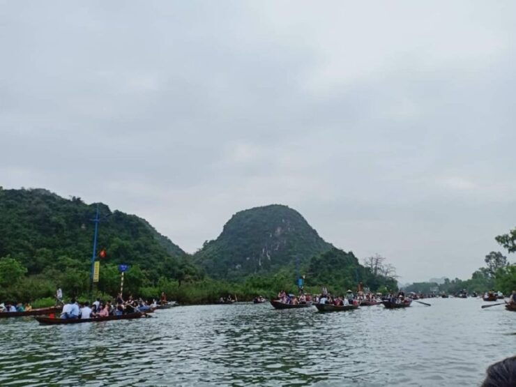 From Hanoi: Perfume Pagoda Tour and Yen Stream Boat Ride - Highlights of the Perfume Pagoda