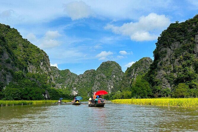 From Hanoi: Private Day Trip to Incense Village, Hoa Lu & Tam Coc - Discovering Hoa Lu: Vietnam’s Ancient Capital