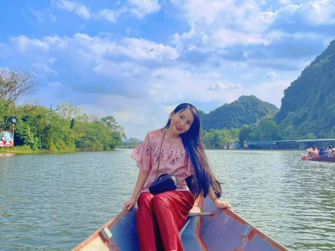 From Hanoi: Private Perfume Pogoda With Lunch - Scenic Boat Trip Experience