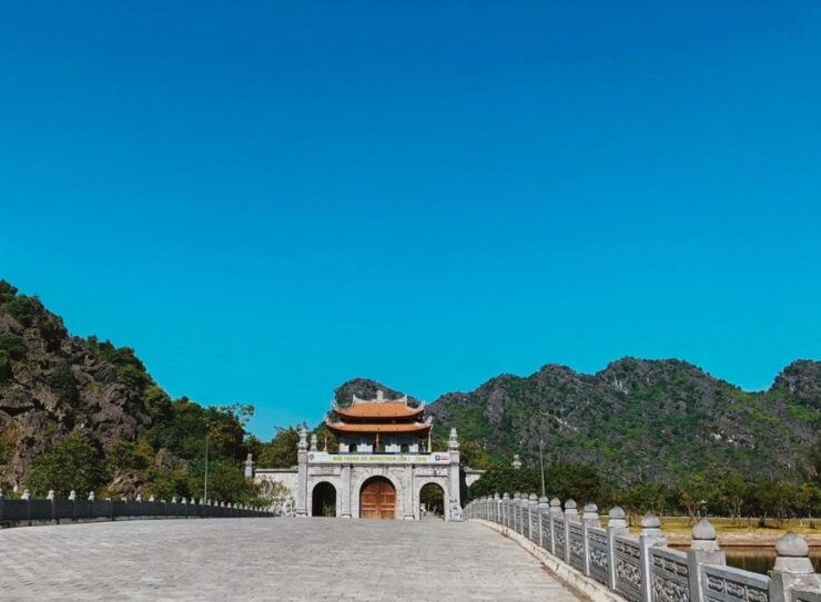 From Hanoi: Tam Coc and Hoa Lu Full-Day Trip With Boat Ride - Activity Highlights