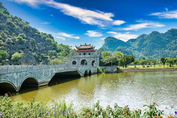 From Hanoi: Tam Coc, Hoa Lu & Mua Cave Full-Day Trip - Recommended Items to Bring