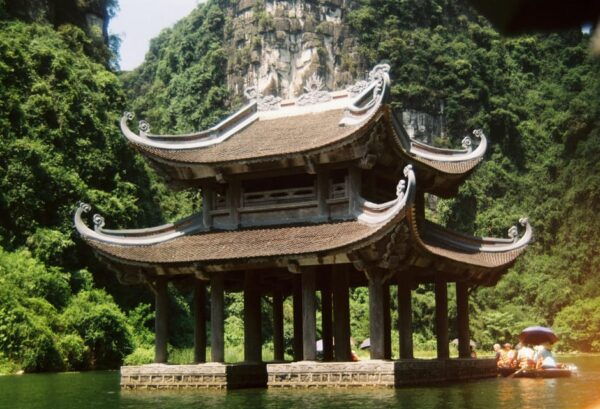 From Hanoi: Tam Coc, Hoa Lu & Mua Cave Full-Day Trip - Travel Tips