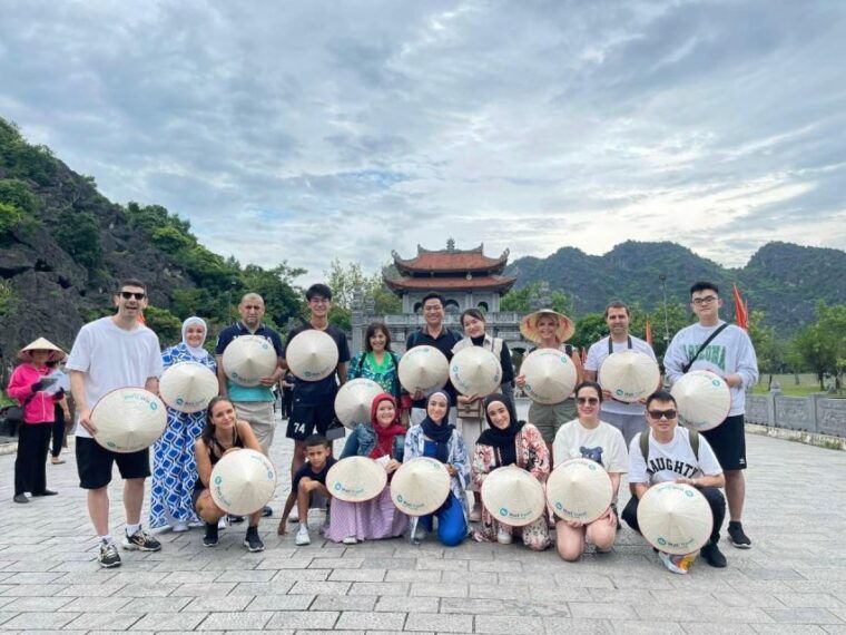From Hanoi: Tam Coc or Trang An, Hoa Lu & Mua Cave Tour - Conquering Mua Cave