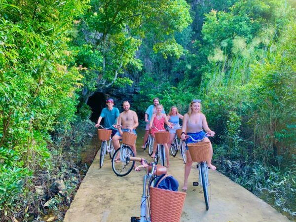 From Hanoi to Lan Ha Bay: 2-Day Jungle Hiking & Night Kayak - Customer Experiences and Feedback