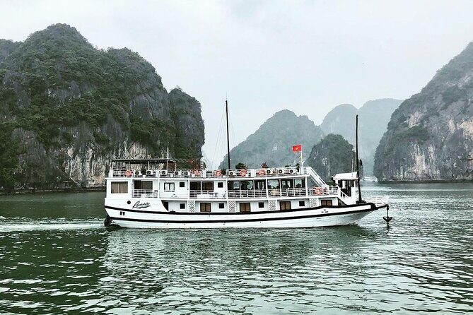 From Hanoi to Ninh Binh and Bai Tu Long Cruise 4 days 3 nights - Day 1: From Hanoi to Historic Hoa Lu & Trang An