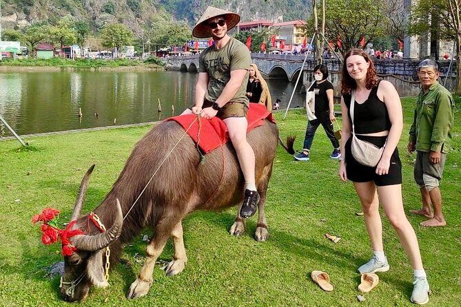 From Hanoi to Ninh Binh: Mua Caves, Tam Coc & Hoa Lu Private Tour - Authentic Vietnamese Lunch