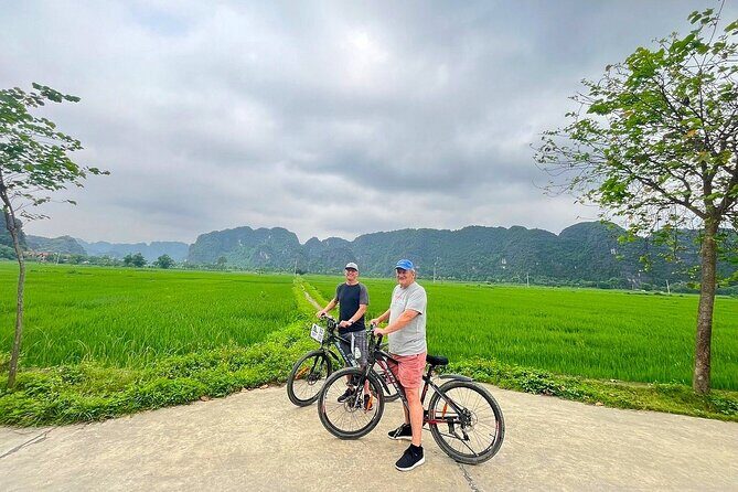From Hanoi to Ninh Binh: Mua Caves, Tam Coc & Hoa Lu Private Tour - Exploring Hoa Lu, Vietnam’s Ancient Capital