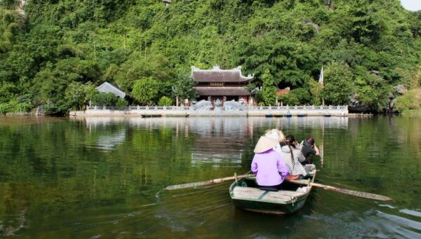 From Hanoi: Trang An & Bai Dinh Pagoda Full-Day Private Tour - Free Cancellation