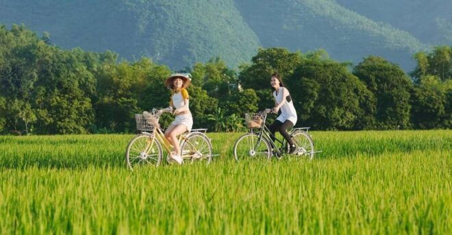 From Hanoi: Visit Famous Scenic Spots In Ninh Binh In 2 Days - Explore Ancient Tombs and Temples