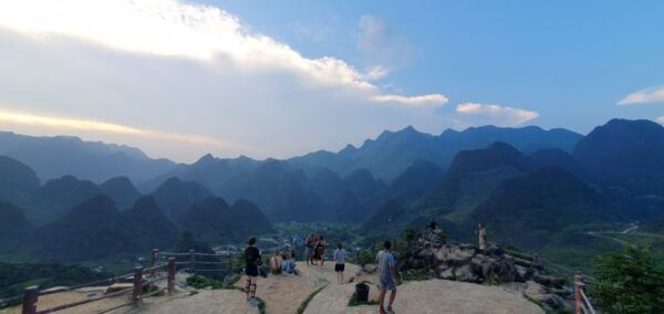 From Hanoi:3-Day Amazing Ha Giang Self-Riding Motorbike Loop - Du Gia Village and Du Gia Waterfall