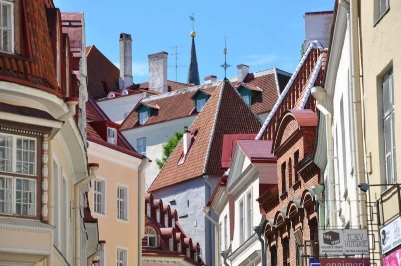 From Helsinki: Luxury Trip to Tallinn - Ferry+Guide+VIP car - Arrival in Tallinn: Private Guided Tour Begins