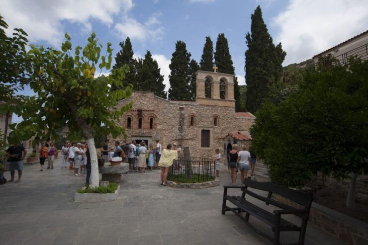 From Heraklion: Lassithi Plateau and the Cave of Zeus Tour - Tour Duration and Guides