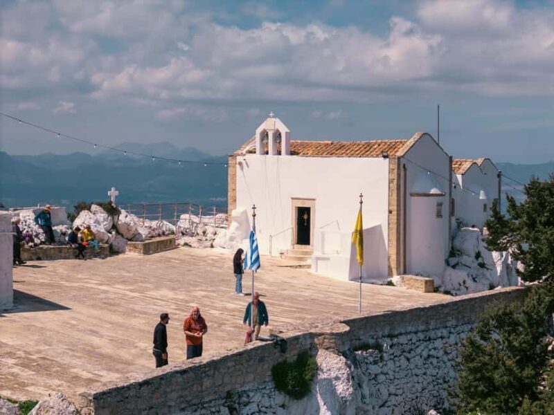 From Heraklion: Olive, Wine & Monastery Luxury Guided Tour - Vineyard & Boutique Winery Experience