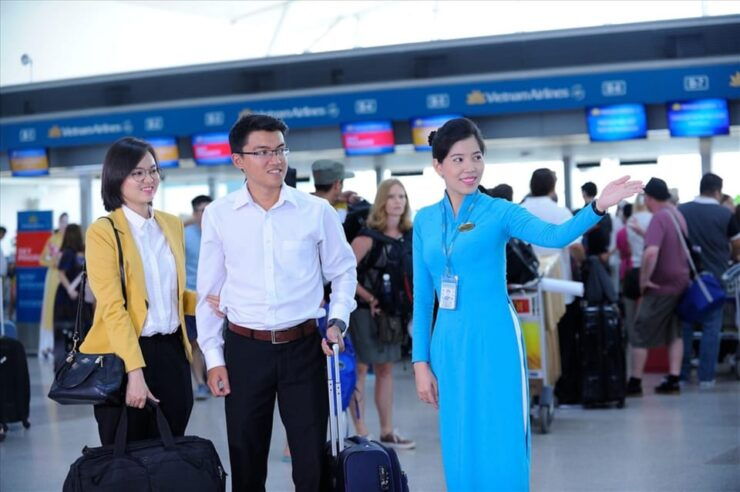 From Ho Chi Minh Airport: Connecting Fast Track Service. - Good To Know