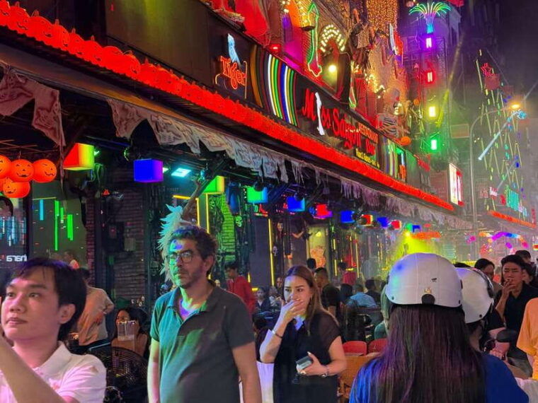 From Ho Chi Minh City: Street Food Walking Tour With Student - Sampling Authentic Flavors