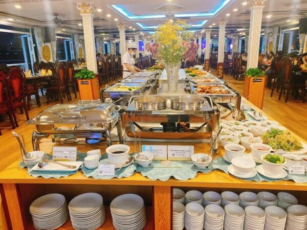 From Ho Chi Minh: Dinner on Cruise Saigon River - Comfort and Amenities Provided