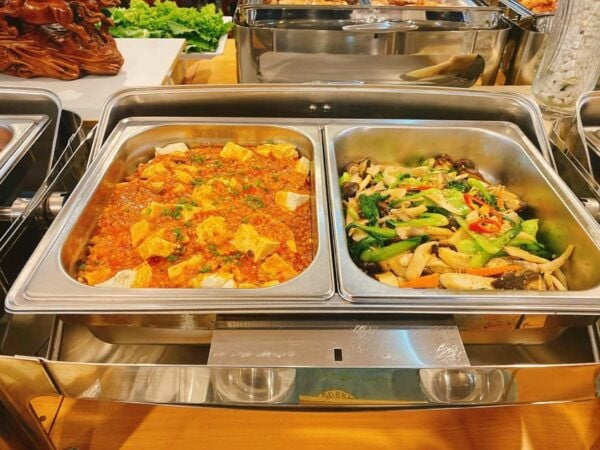 From Ho Chi Minh: Dinner on Cruise Saigon River - What to Expect on the Cruise