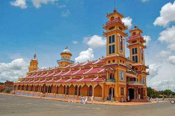 From Ho Chi Minh to Cu Chi Tunnel and Cao Dai Temple 1 Day - What to Expect