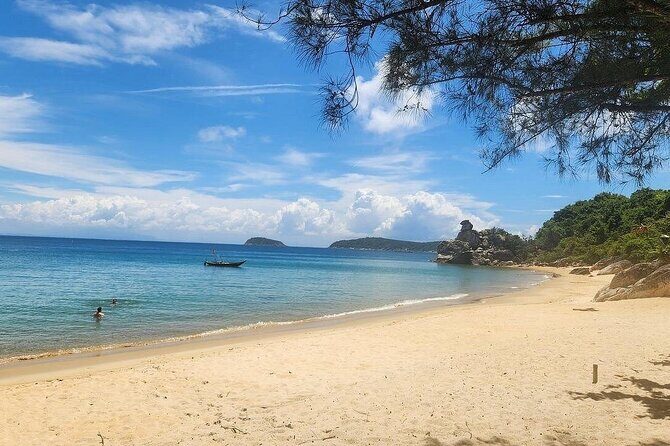 From Hoi An: Cham Islands Snorkeling Tour with Relaxing Beach - Guides and Experience