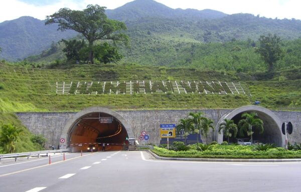 From Hoi An/Da Nang: Hue Imperial City Group Tour With Lunch - Cultural Significance of Hue
