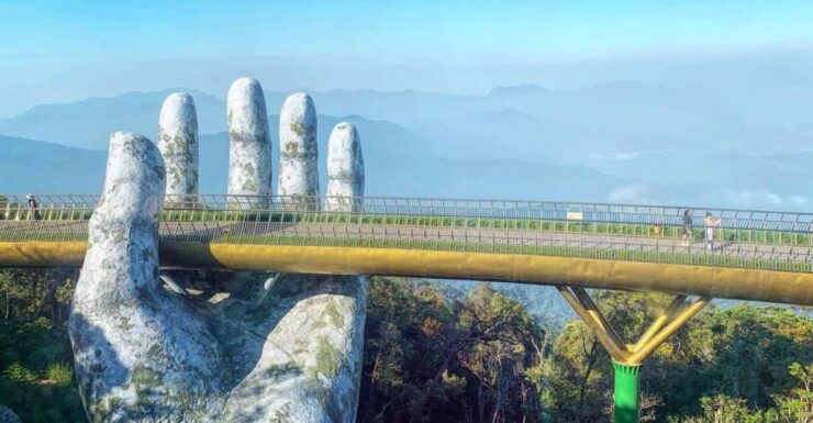 From Hoi An/Da Nang: Shared Shuttle Bus to the Golden Bridge - Benefits of Choosing the Shuttle Bus