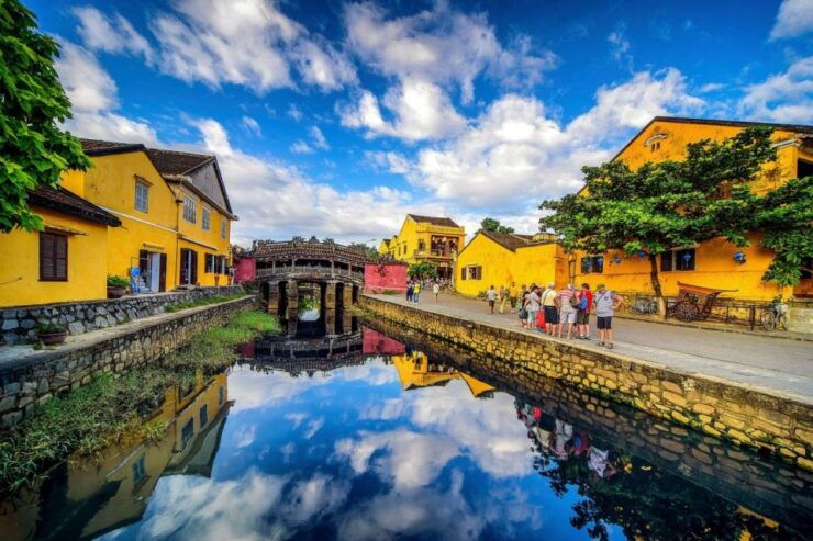 From Hoi An: One-Way Shared Bus Transfer to Da Nang - Booking Details