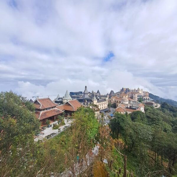 FROM HOI AN TO GOLDEN BRIDGE IN BA NA HILLS BY PRIVATE CAR - Included Amenities