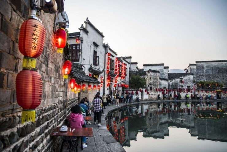 From Huangshan City: Half Day Tour to Hongcun Village - Tour Provider