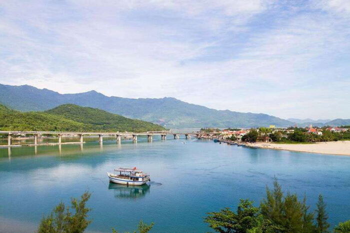 From Hue: Hoi an Guided Bus Tour With 4 Scenic Stops - Booking and Payment Information