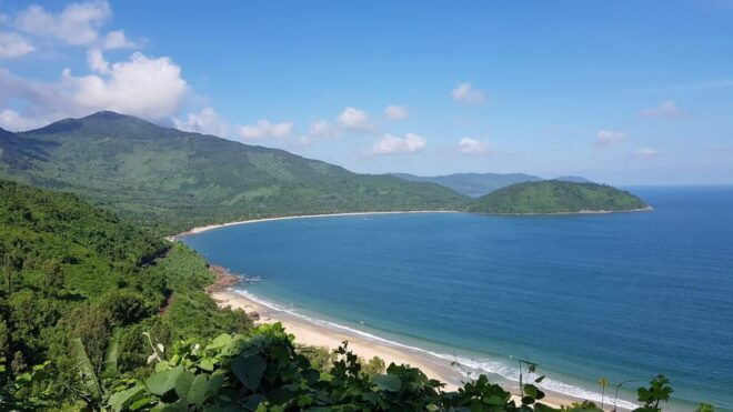 From Hue: Private Car Transfer to Hoi an With Scenic Stops - Scenic Stops Along the Way