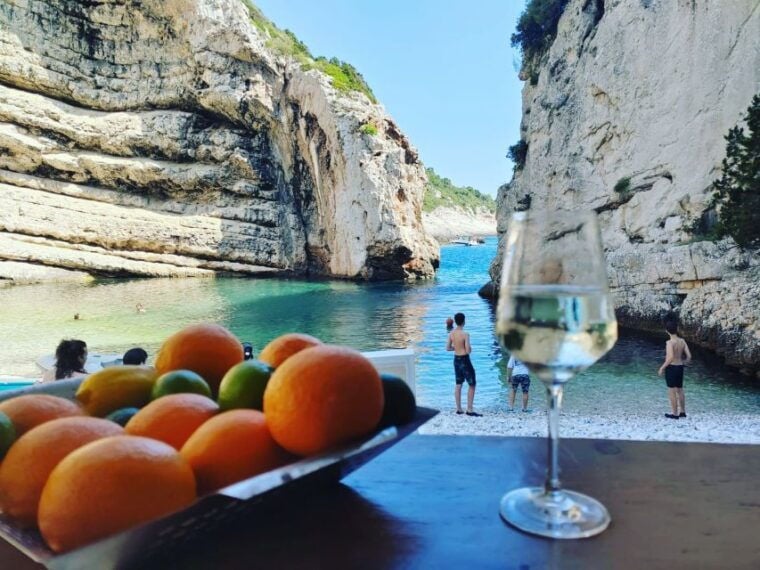 From Hvar: Blue Cave and 5 Islands Boat Tour - The Boat and Comfort
