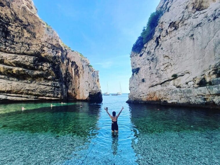 From Hvar: Blue Cave and 5 Islands Boat Tour - Exploring the Islands