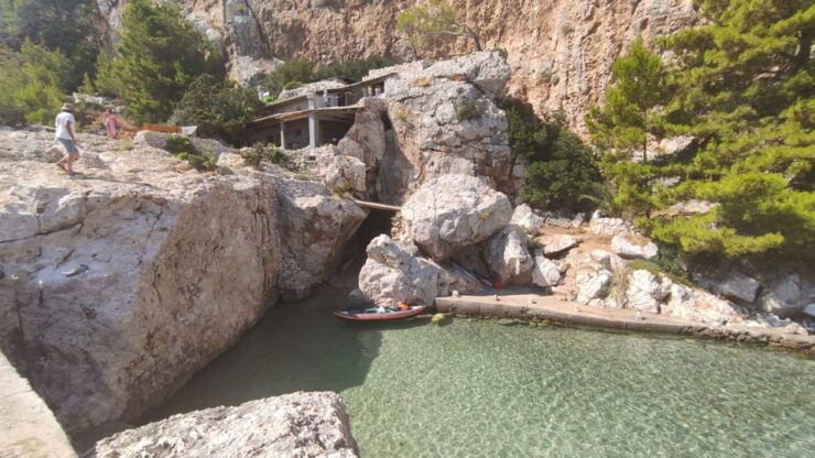 From Hvar: Red Rocks and Secret Caves Boat Tour - Itinerary Highlights