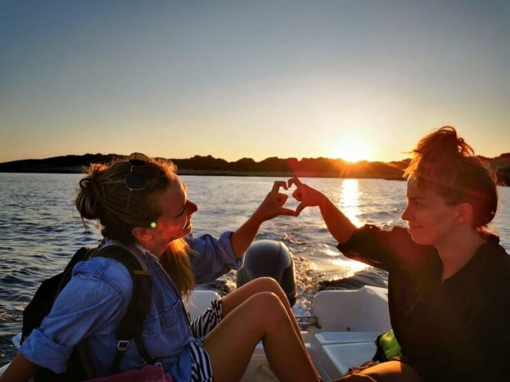 From Hvar: Vis & Pakleni Islands Private Full-Day Boat Tour - Experience Highlights