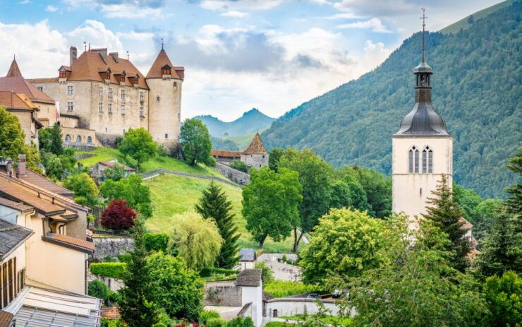 From Interlaken: Gruyères, Cheese Factory & Cailler Tour - Experience Highlights