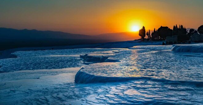 From Istanbul: Guided Pamukkale Tour With Flight and Lunch - Highlights and Experiences