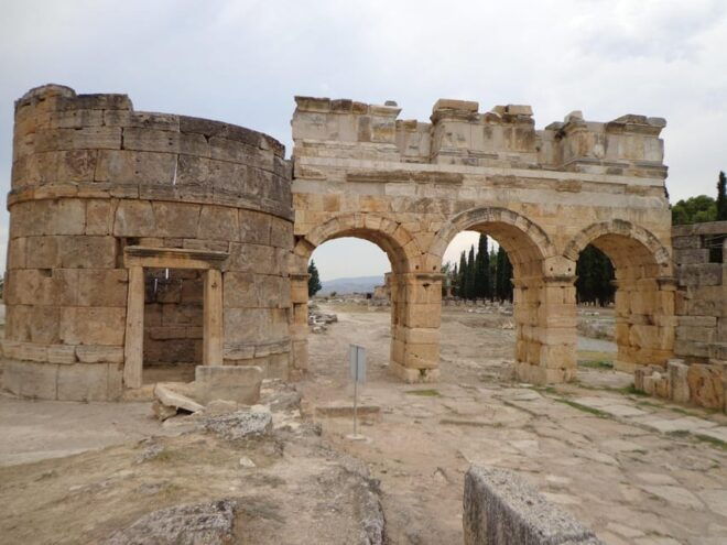 From Istanbul: Guided Pamukkale Tour With Flight and Lunch - Hotel Pickup and Drop-off