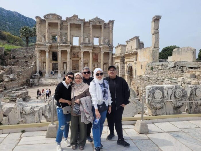 From Izmir Hotels / Port: Private Ephesus & Virgin Mary Tour - FAQ