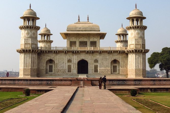From Jaipur: Taj Mahal Private Tour With Lunch & Entrance Tickets - Meeting and Pickup Information