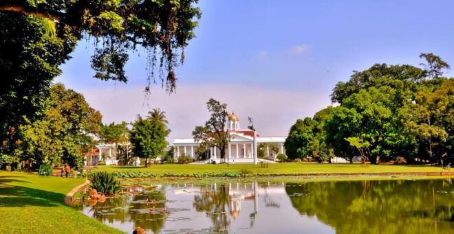 From Jakarta : Botanical Garden, Waterfalls, Natural Views - Cultural Experience in Sundanese