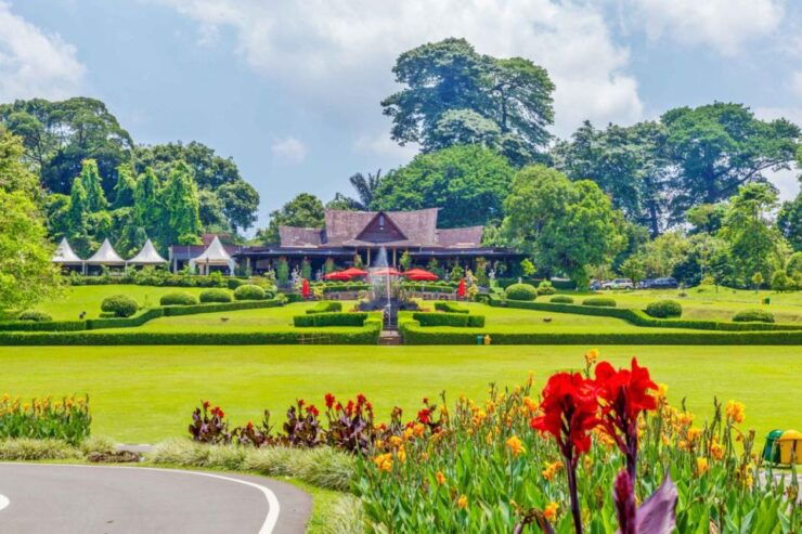 From Jakarta : Waterfall , Botanical Garden , Puppet Show - Botanical Garden Exploration